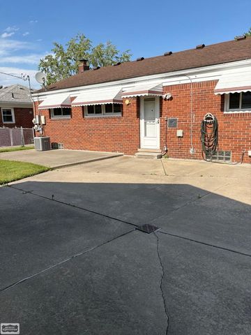 25625 Ronald Street, Roseville, MI 48066