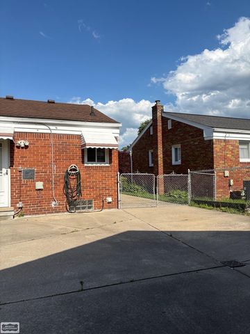 25625 Ronald Street, Roseville, MI 48066
