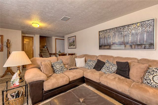 545 Greenridge Road, New Kensington, PA 15068