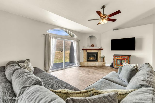 295 Descanso Lane, Sparks, NV 89441