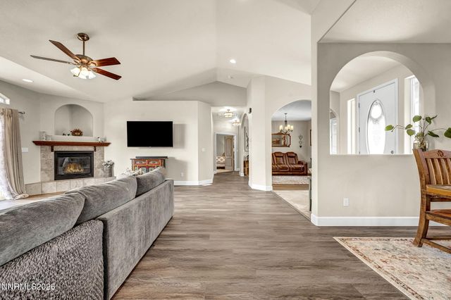 295 Descanso Lane, Sparks, NV 89441