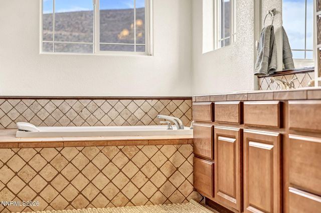 295 Descanso Lane, Sparks, NV 89441