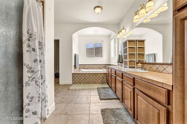 295 Descanso Lane, Sparks, NV 89441