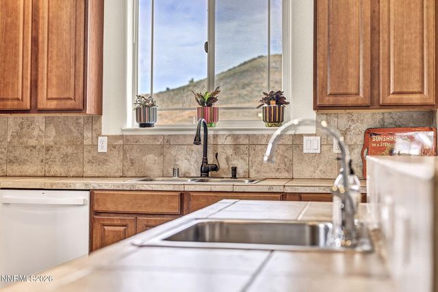 295 Descanso Lane, Sparks, NV 89441