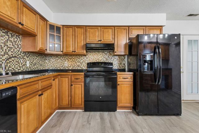 1056 Coastaway DR, Virginia Beach, VA 23451