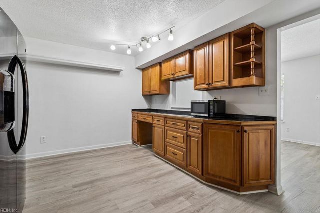 1056 Coastaway DR, Virginia Beach, VA 23451