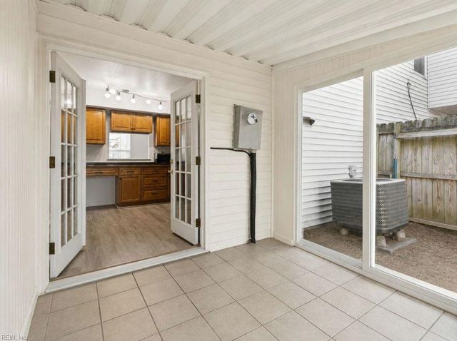 1056 Coastaway DR, Virginia Beach, VA 23451