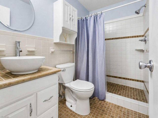 1056 Coastaway DR, Virginia Beach, VA 23451