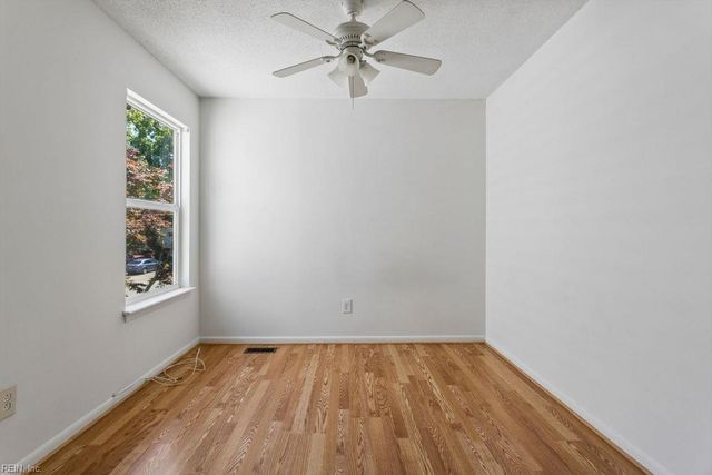 1056 Coastaway DR, Virginia Beach, VA 23451