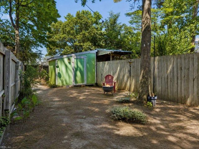 1056 Coastaway DR, Virginia Beach, VA 23451