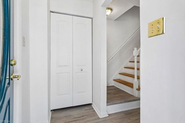 1056 Coastaway DR, Virginia Beach, VA 23451