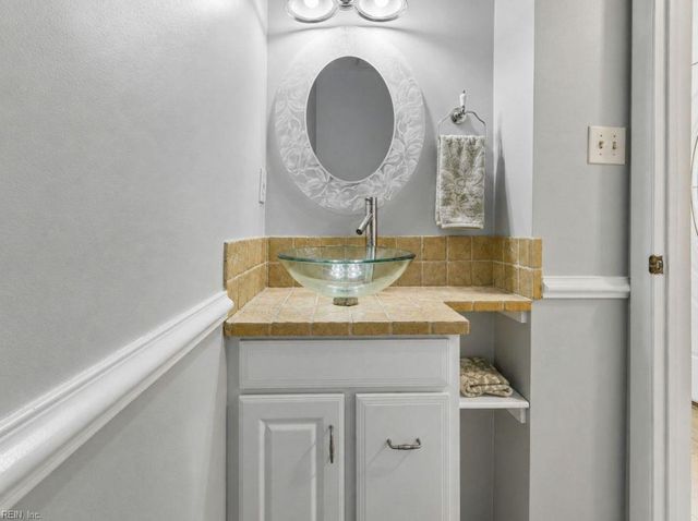 1056 Coastaway DR, Virginia Beach, VA 23451