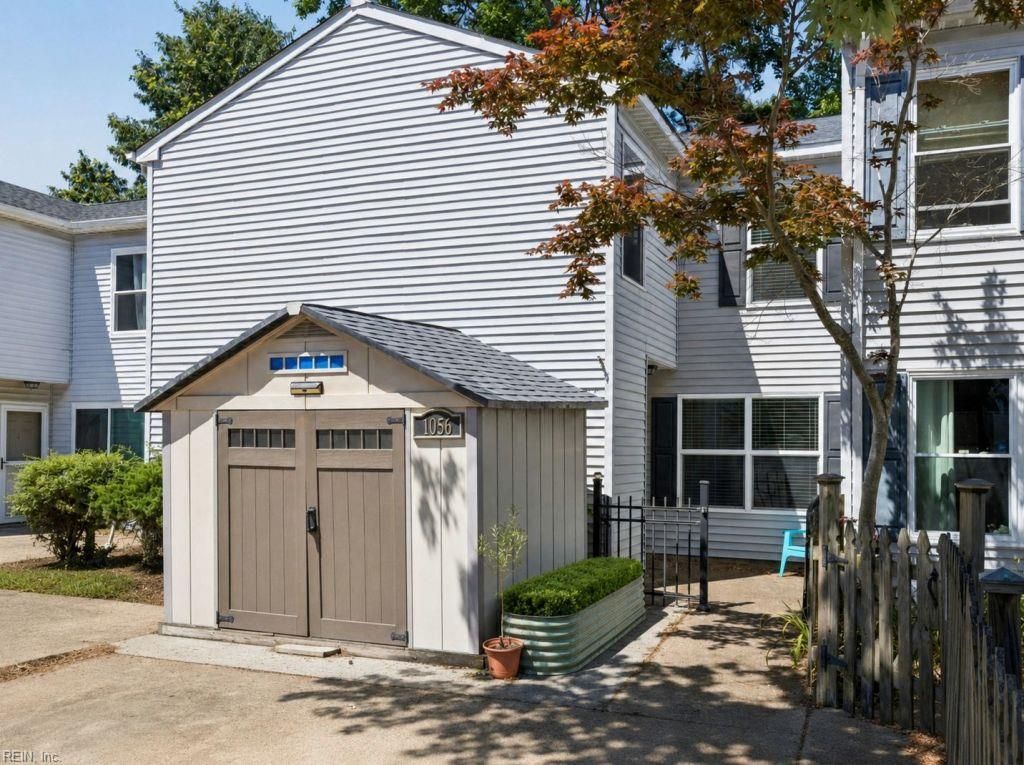 1056 Coastaway DR, Virginia Beach, VA 23451
