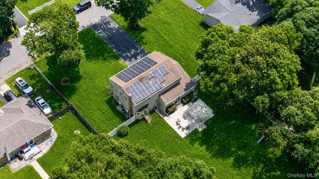 397 Lockwood Drive, Shirley, NY 11967