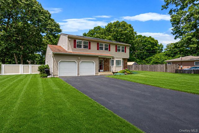 397 Lockwood Drive, Shirley, NY 11967