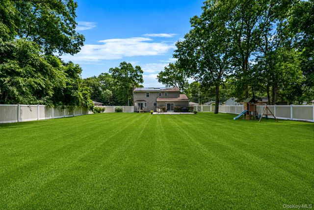 397 Lockwood Drive, Shirley, NY 11967