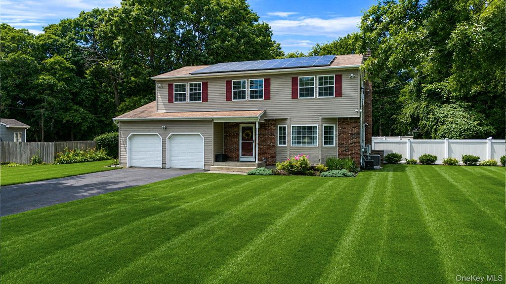 397 Lockwood Drive, Shirley, NY 11967