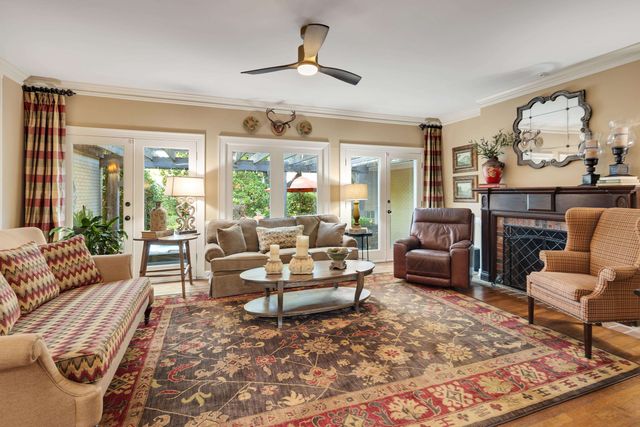 6326 E SHADY GROVE RD, Memphis, TN 38120