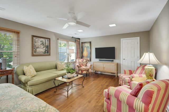 6326 E SHADY GROVE RD, Memphis, TN 38120