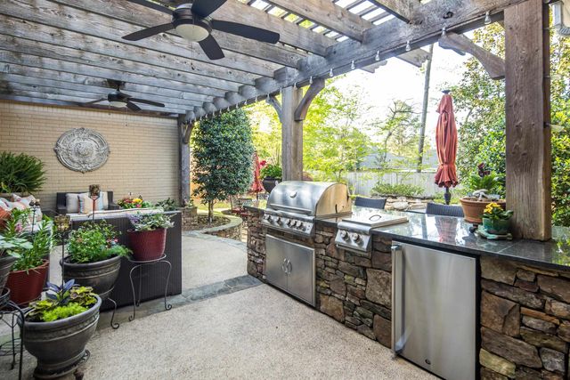 6326 E SHADY GROVE RD, Memphis, TN 38120