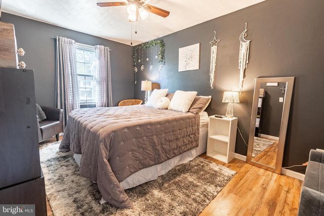 9 LITTLE KNOLL DR, Hanover, PA 17331