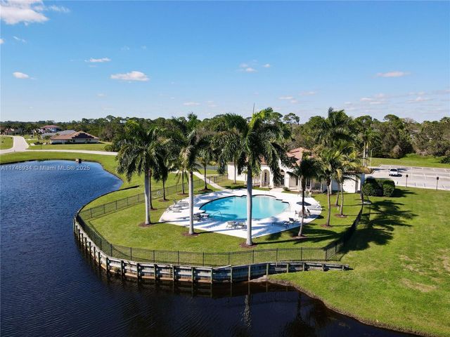 312 SE Via Sangro, Port St. Lucie, FL 34952
