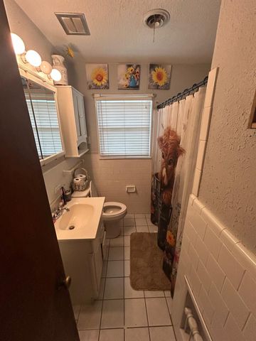 112 Chinaberry Street, Lake Jackson, TX 77566