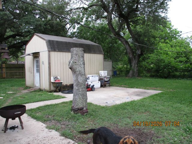 112 Chinaberry Street, Lake Jackson, TX 77566