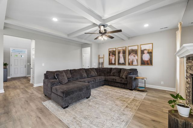 114 Ruby Grant Ln, Southside, TN 37171