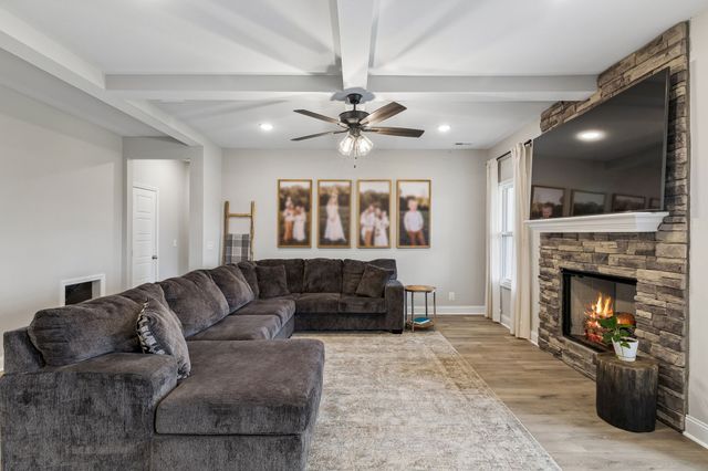 114 Ruby Grant Ln, Southside, TN 37171