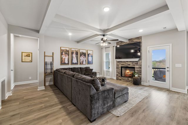 114 Ruby Grant Ln, Southside, TN 37171