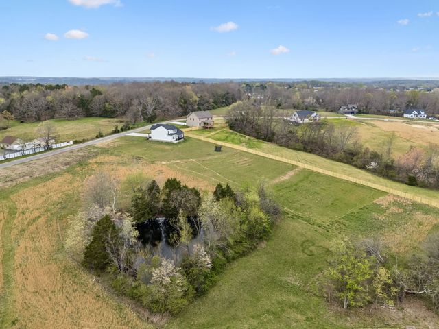 114 Ruby Grant Ln, Southside, TN 37171