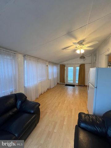 2518 LINWOOD RD, Parkville, MD 21234