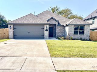 700 W Taylor Street, Siloam Springs, AR 72761