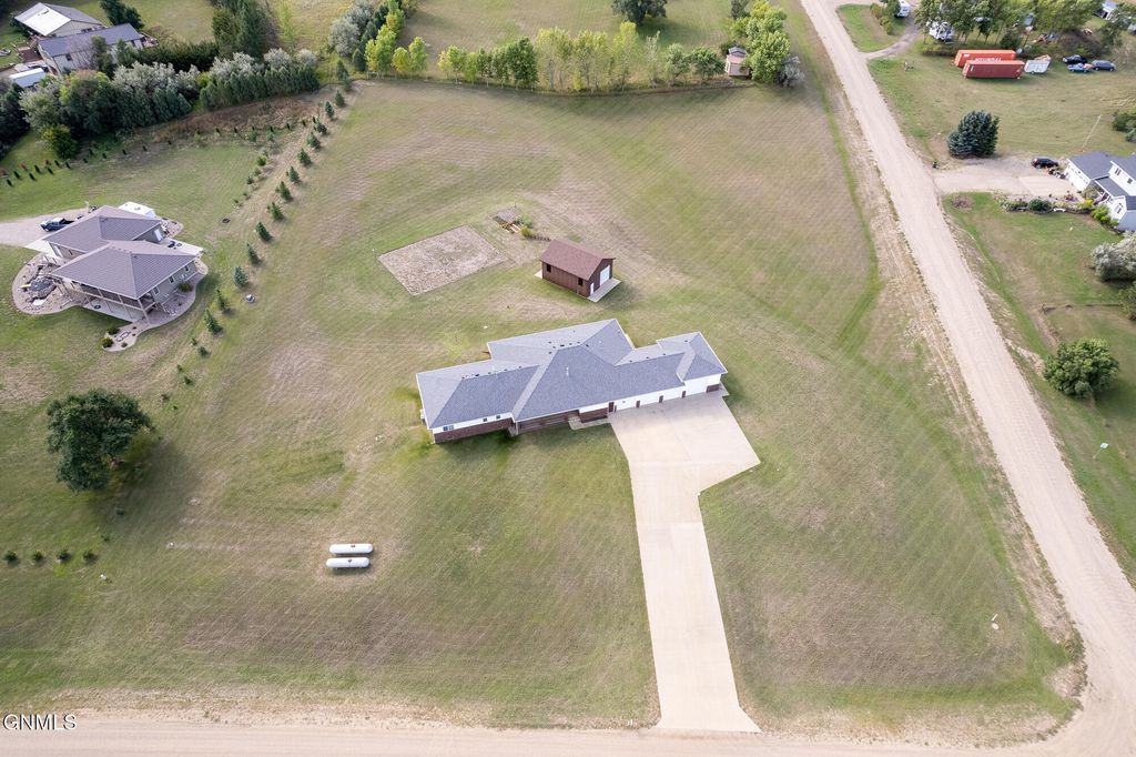 7301 Northgate Drive, Bismarck, ND 58504 photo 3