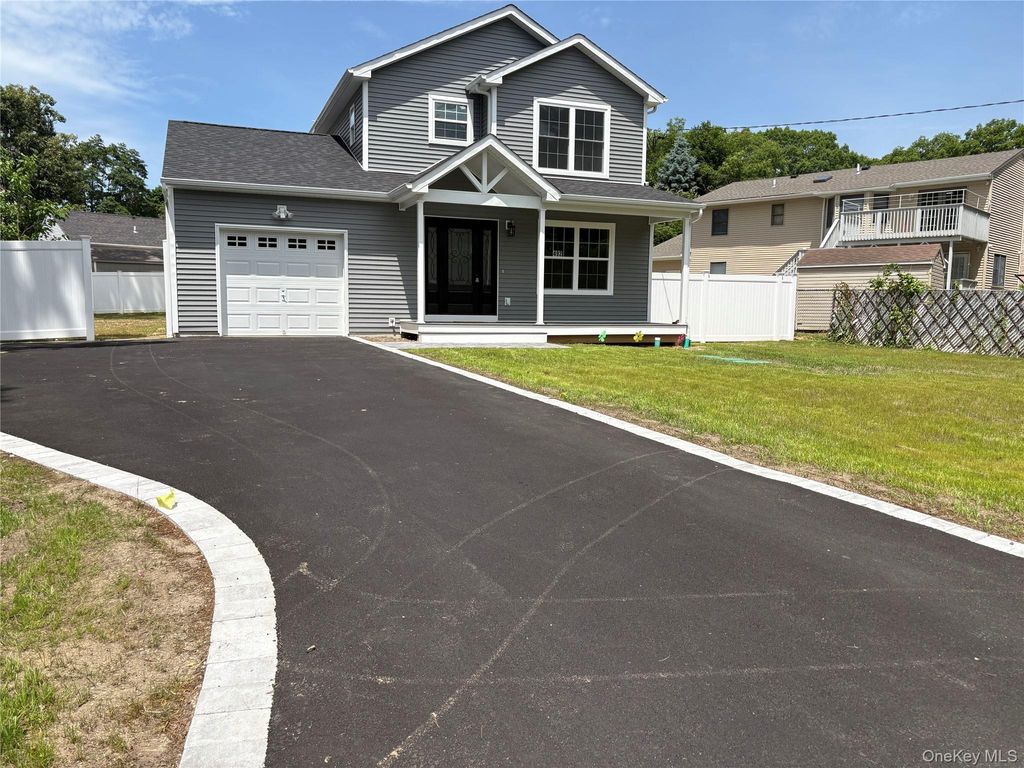 492 Blue PT Road, Farmingville, NY 11738