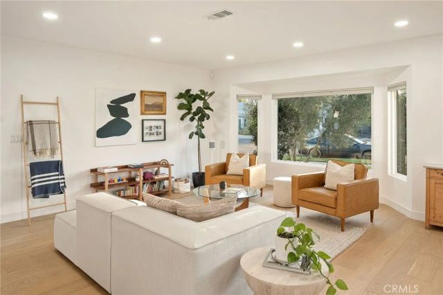 5420 Wortser, Sherman Oaks, CA 91401