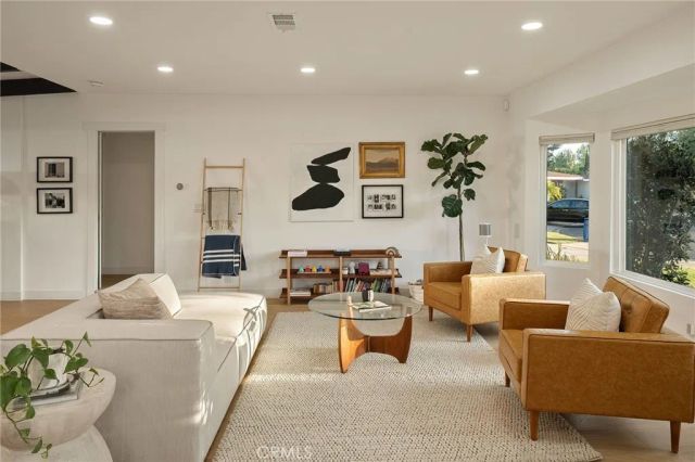 5420 Wortser, Sherman Oaks, CA 91401