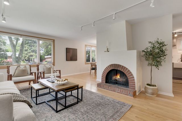 810 Leamington Avenue, Wilmette, IL 60091