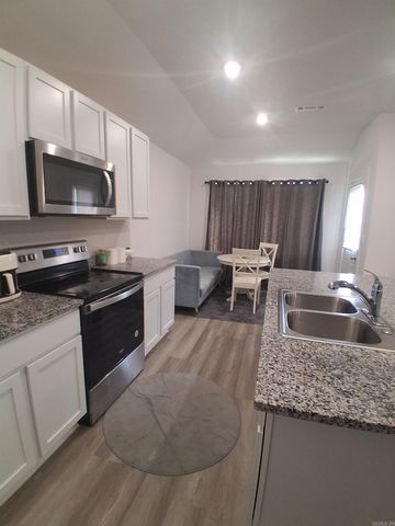 8419 Oxford Valley Drive, Mabelvale, AR 72103