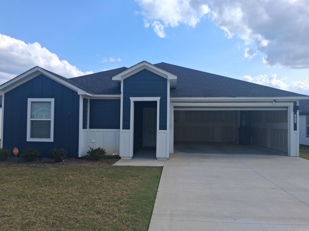 8419 Oxford Valley Drive, Mabelvale, AR 72103