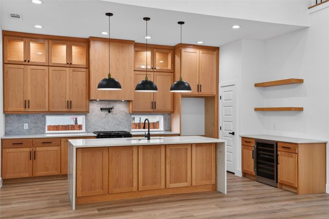 2007 N Montclair Avenue, Dallas, TX 75208