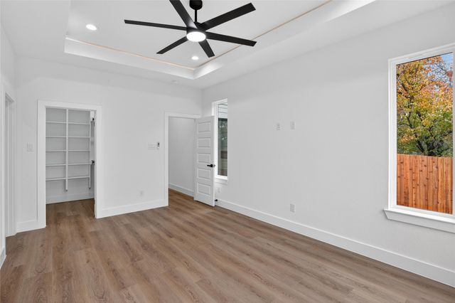 2007 N Montclair Avenue, Dallas, TX 75208