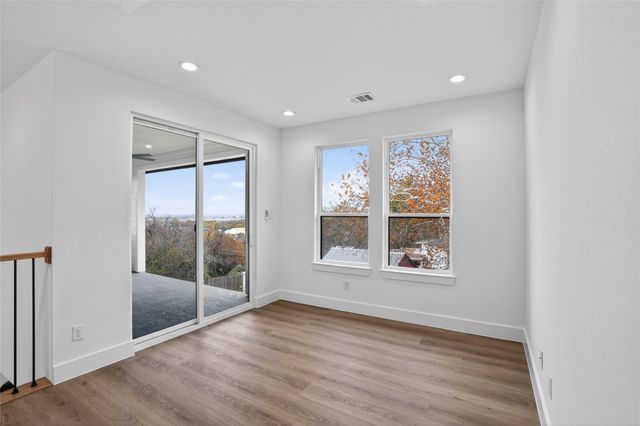 2007 N Montclair Avenue, Dallas, TX 75208