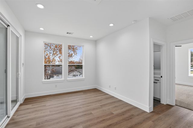 2007 N Montclair Avenue, Dallas, TX 75208