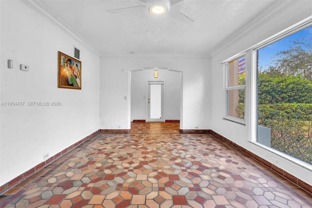 1524 Biarritz Dr, Miami Beach, FL 33141