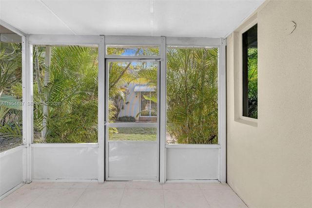 1524 Biarritz Dr, Miami Beach, FL 33141