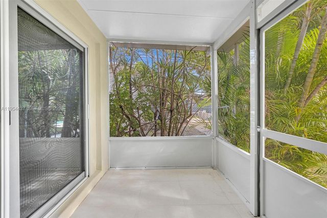 1524 Biarritz Dr, Miami Beach, FL 33141