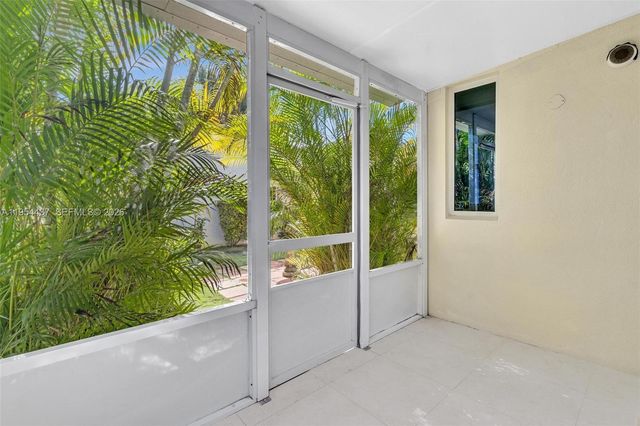 1524 Biarritz Dr, Miami Beach, FL 33141