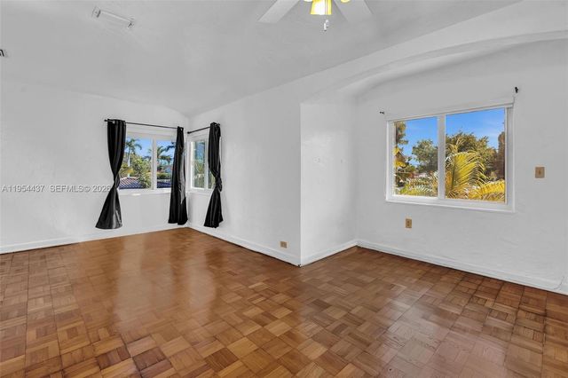 1524 Biarritz Dr, Miami Beach, FL 33141